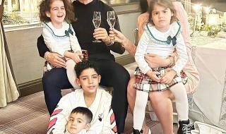 c罗重返国家队晒照